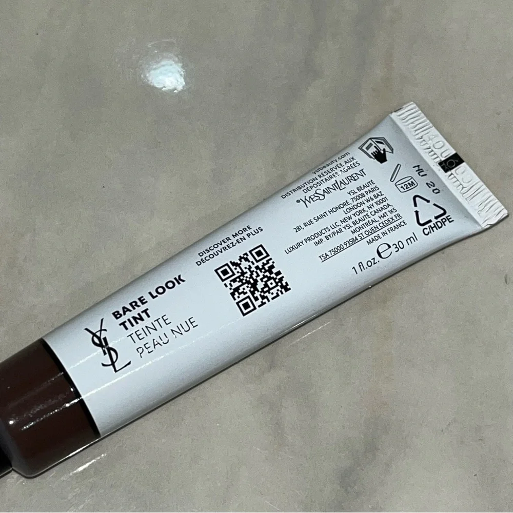 Yves Saint Laurent Nu Bare Look Tint Hydrating Skin Tint Foundation, shade 20